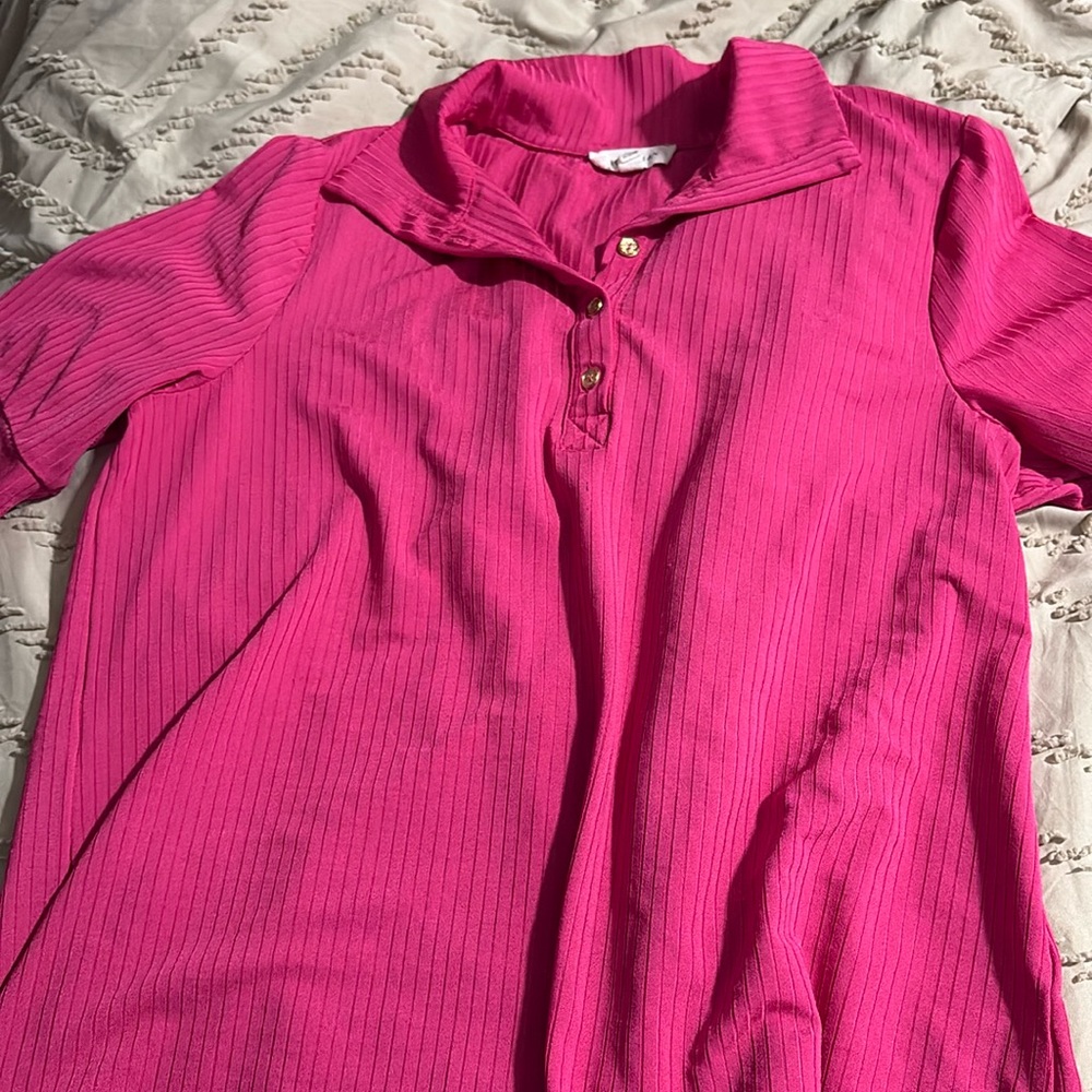 Short sleeve pink shirt